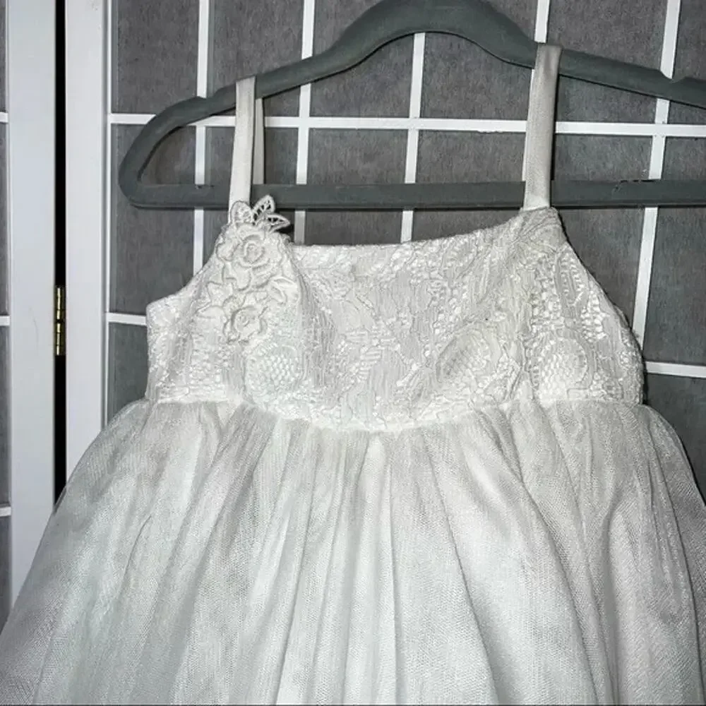 David’s Bridal OP212 Soft white lace tulle layered flower girl dress size 3 - Picture 3 of 5